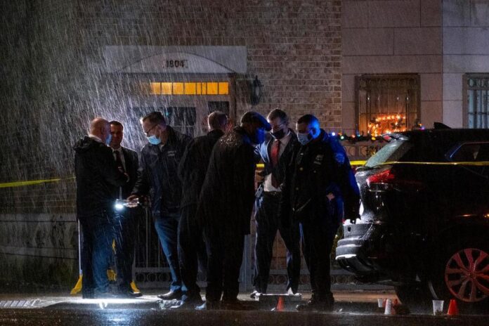 New York City police officer in Brooklyn, shot in a vest New York City police officer in Brooklyn, shot in a vest