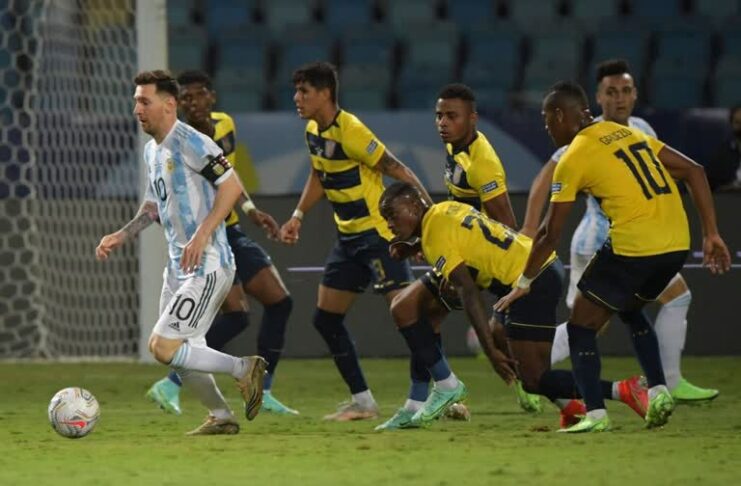 Argentina defeats Ecuador to go to the Copa America semifinals, led by Messi and Martinez