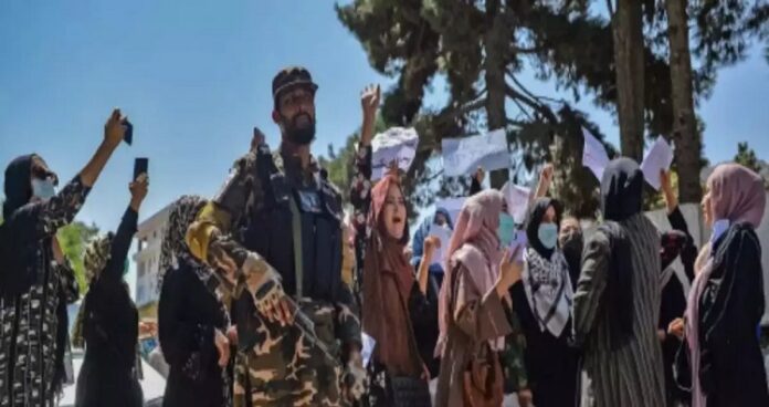 women protester in afganistan