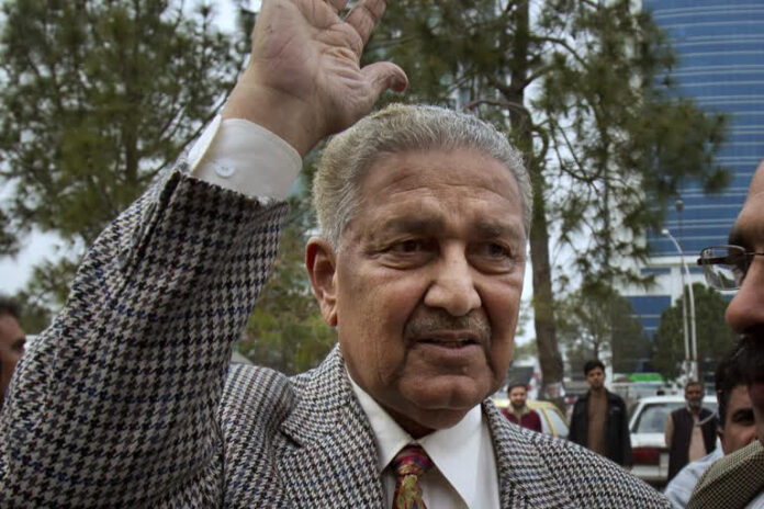 At the age of 85, the controversial father of Pakistan's nuclear bomb dies At the age of 85, the controversial father of Pakistan's nuclear bomb dies