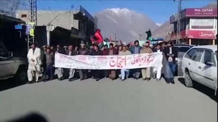 In Pakistan's Gilgit Baltistan, the administration is being chastised for high prices and unemployment