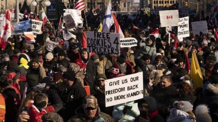 Thousands protest COVID mandates in Ottawa, with many being reprimanded Thousands protest COVID mandates in Ottawa, with many being reprimanded