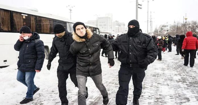 Fines and Fear: How Russia's New Law Intended to Suppress Ukraine Protests