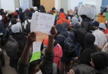 Spray-painted India flag helps Pakistani and Turkish students flee Ukraine Spray-painted India flag helps Pakistani and Turkish students flee Ukraine