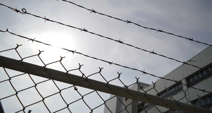 Killing 73-Year-Old Man Singapore Imprisons, Australian, Throwing a Bottle and Killing