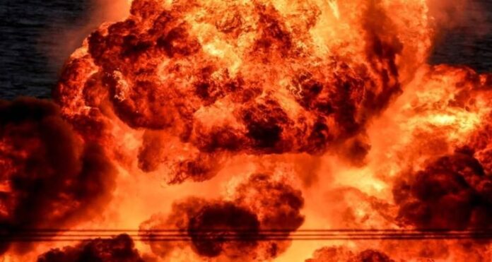 100 people were killed, An oil refinery explosion, Nigeria, YEAC