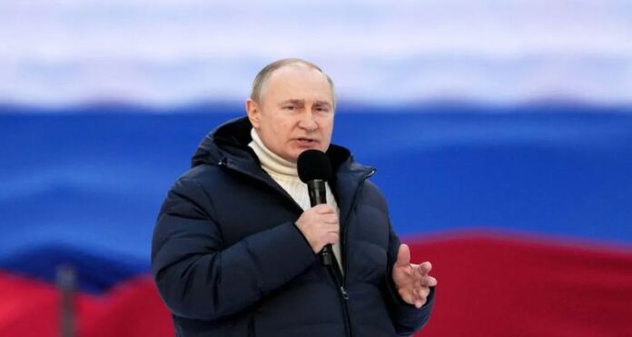 Russia's Flagship Sinks, Putin's Biggest Setback, Hot Mic, Nidhi Razdan