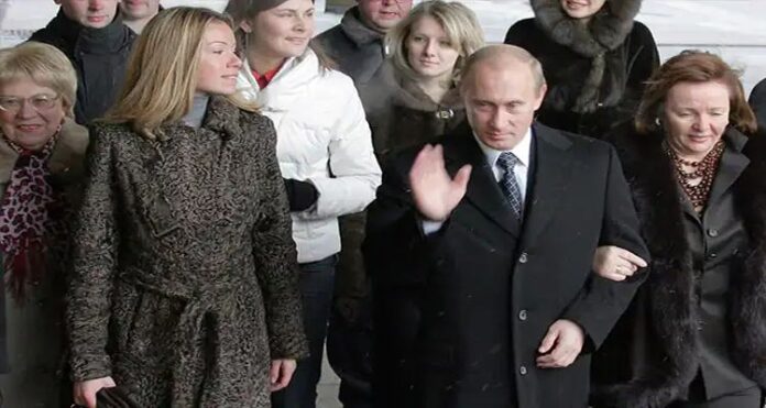 putin Australia imposes new sanctions, Putin's daughters, Senators from Russia