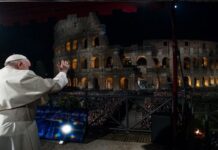 Thousands of people gather in Rome for the Pope’s Good Friday service with Ukraine in mind Thousands of people gather, Rome, Pope's Good Friday