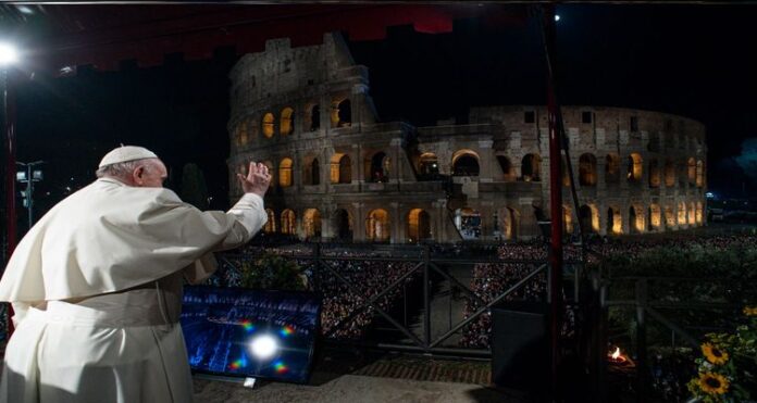 rome Thousands of people gather, Rome, Pope's Good Friday