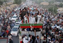After the violence, Imran Khan calls a halt to the protest march After the violence, Imran Khan calls a halt to the protest march