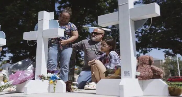 mother (1) Grandmother Demands Action, Texas grandmother, Amerie Garza, Uvalde massacre,Robb Elementary School, 19 children murdered, US authorities
