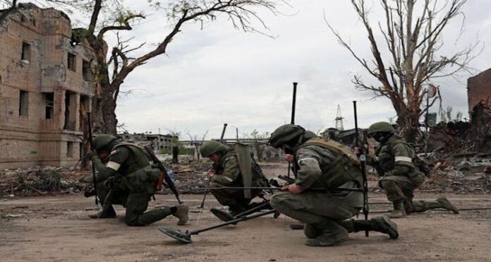 russia (1) Russian troops, Ukraine's Azovstal Steel Plant, Russian soldiers, Azovstal Steel Plant, Ukrainian fighters, invasion of Ukraine