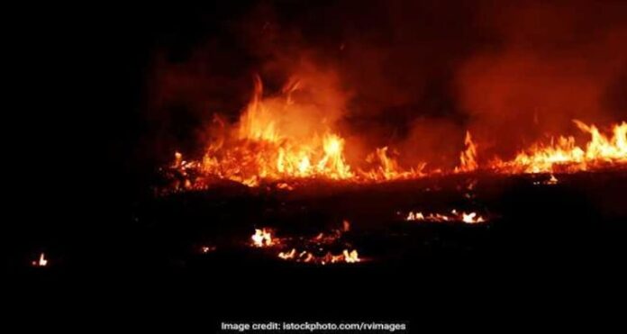 fire (1) Millions of dollars, a fire breaks out, Pakistan, The Children's Hospital, Lahore's Gulberg, Karachi Metropolitan Corporation, Mubeen Ahmed, Chief Fire Officer