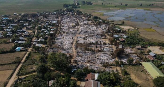 myanmar (1) Villagers claim, Myanmar Junta, hundreds of houses, Myanmar junta troops