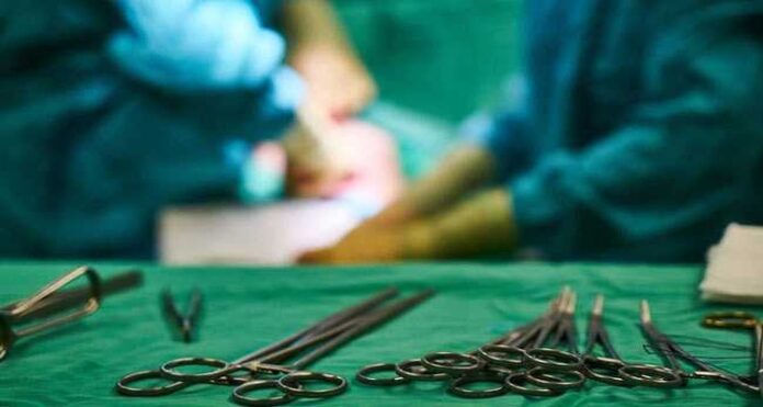 womb (1) Health Workers, Cut the Head, Newborn , Pak's Hindu Woman's Womb, Pakistan, female gynecologist, Rural Health Centre (RHC)