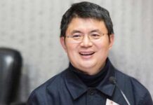 According to the Canadian Embassy, Canadian diplomats were denied access to a tycoon’s trial in China According to the Canadian Embassy, Canadian diplomats were denied access to a tycoon's trial in China