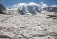 Glaciers in the Alps are melting at an unprecedented rate as a result of early summer heatwaves Glaciers, Alps, unprecedented rate, summer heatwaves,ice amphitheater,15-square-kilometer, Andreas Linsbauer