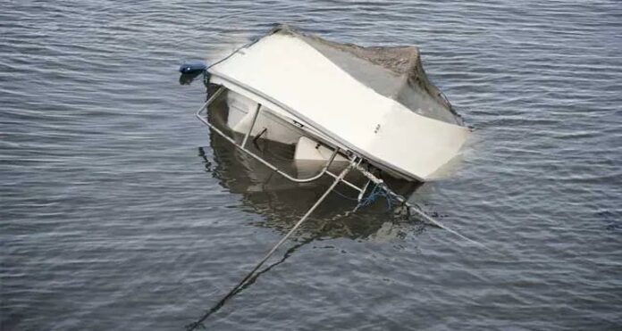 50 50 missing, , migrant boat capsizes , Greece