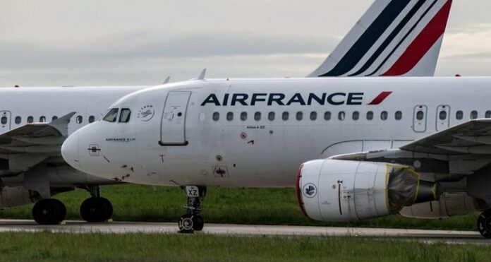 air france (1) Pilots, Air France, the aircraft, hit or slapped, Airbus plane, Air France pilots,