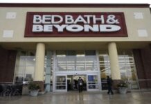 Gustavo Arnal, CFO of Bed Bath & Beyond, commits suicide just days after the company announces layoffs Gustavo Arnal, CFO of Bed Bath & Beyond, commits suicide just days after the company announces layoffs