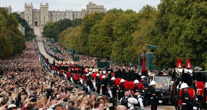 queen (1) Windsor Castle, the queen, Britain bid farewell, Queen Elizabeth II