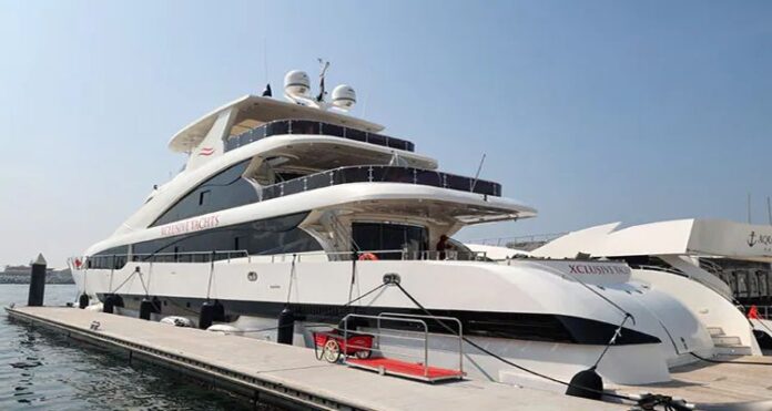 Real VIPs and Luxury Yachts, Dubai, FIFA World Cup, Five-star accommodations, wealthy soccer fans