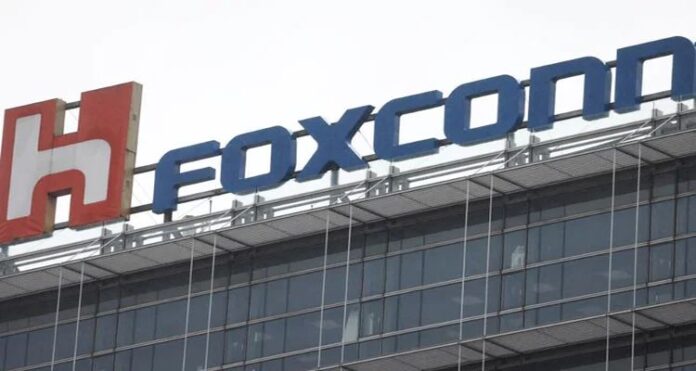 iphone China's iPhone factory, workers leave, Covid epidemic, China's biggest iPhone manufacturer