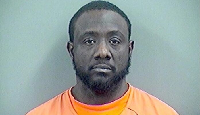 A guy in the United States removes a woman's heart, cooks it for his family, and then murders them A guy in the United States removes a woman's heart, cooks it for his family, and then murders them