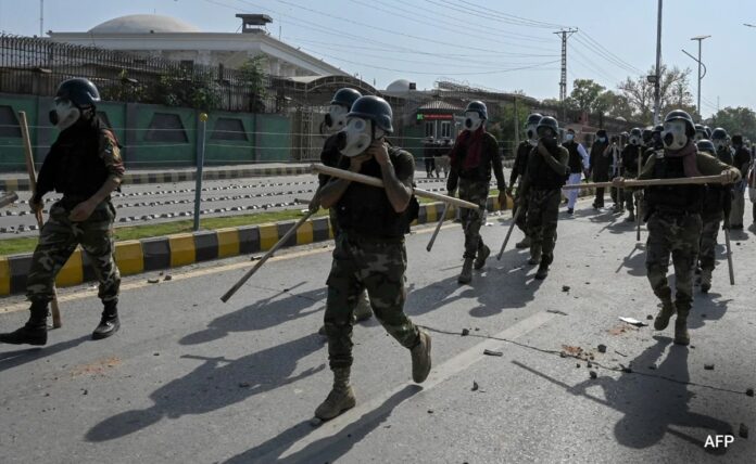 Pakistan Requests Army Intervention To Stop Riots Relating To Arrest Of Former PM Imran Khan Pakistan Requests Army Intervention To Stop Riots Relating To Arrest Of Former PM Imran Khan