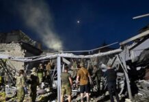 5 people are killed after a Russian missile strikes a restaurant in Ukraine, including 3 children 5 people are killed after a Russian missile strikes a restaurant in Ukraine, including 3 children