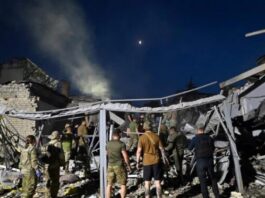 5 people are killed after a Russian missile strikes a restaurant in Ukraine, including 3 children